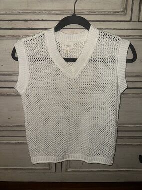 Cyrus Open-Knit V-Neck Sleeveless Top in  Crème